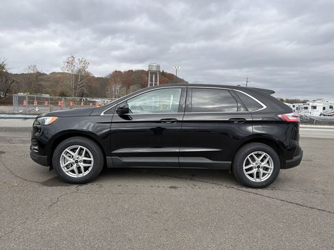 Used 2024 Ford Edge SEL image 9