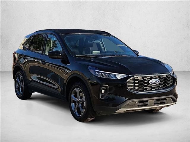 Used 2025 Ford Escape ST-Line Select AWD/4WD image 3