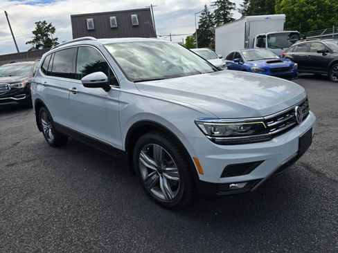 Used 2018 Volkswagen Tiguan SEL Premium w/ 3rd Row Seat Package AWD/4WD image 7