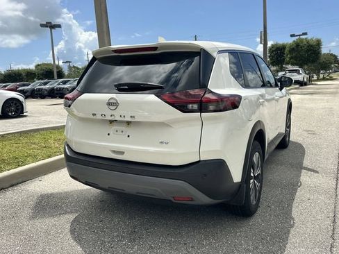 Certified 2023 Nissan Rogue SV FWD image 11