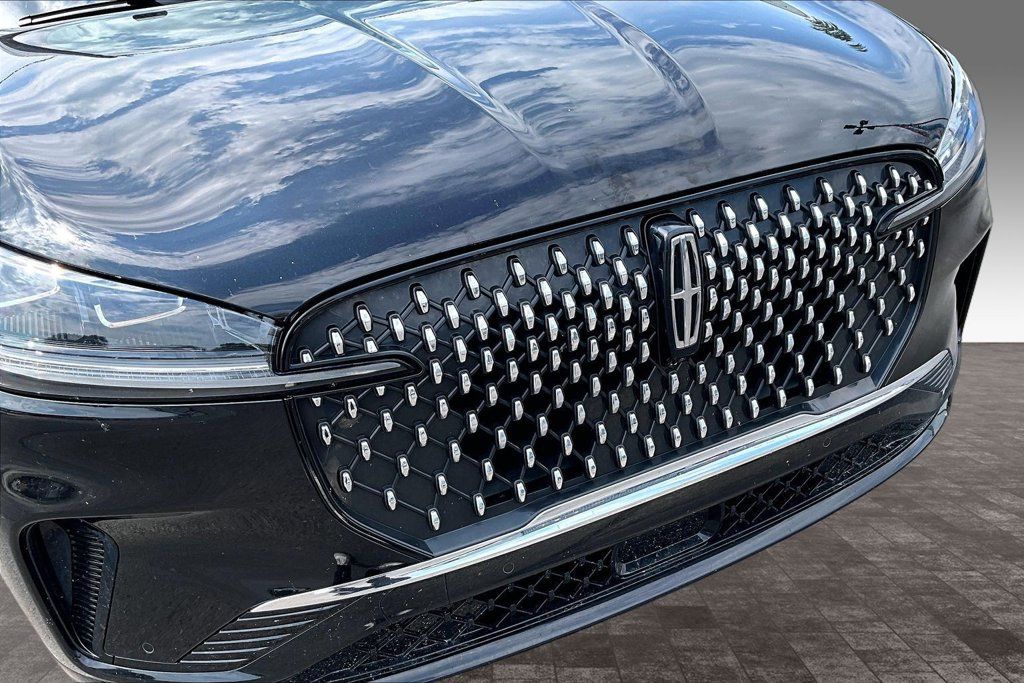 Used 2025 Lincoln Aviator Black Label AWD/4WD image 30