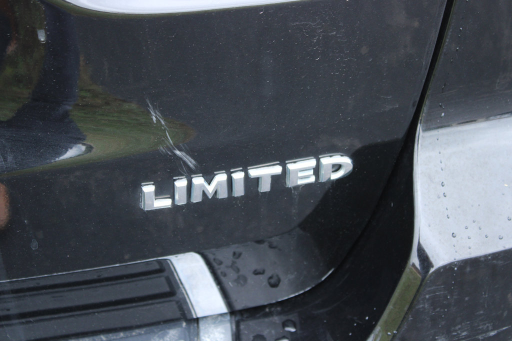 Used 2017 Jeep Grand Cherokee Limited AWD/4WD image 12