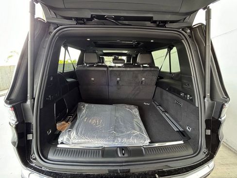 Used 2024 Jeep Grand Wagoneer L 4WD w/ HD Trailer Tow Package image 35