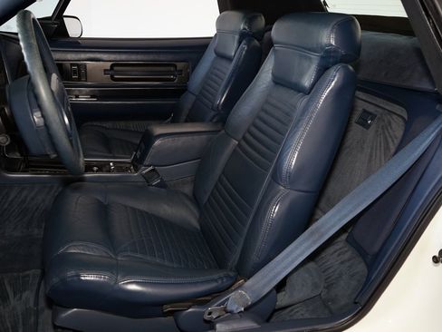 Used 1990 Buick Reatta Convertible image 10