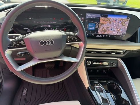 Used 2025 Audi Q5 Prestige image 12