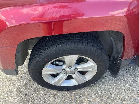 Used 2016 Jeep Patriot Latitude FWD image 17