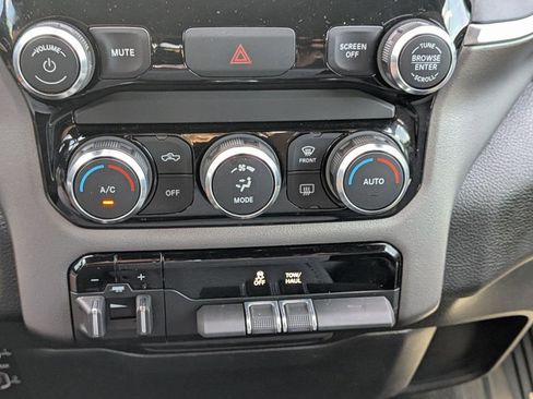 Used 2022 RAM 1500 Big Horn AWD/4WD image 18