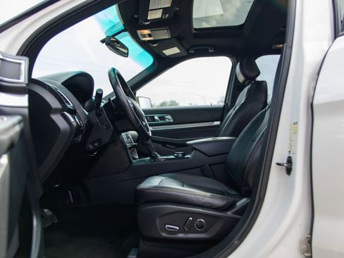 Used 2017 Ford Explorer Sport w/ Equipment Group 401A AWD/4WD image 18