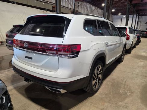 Used 2025 Volkswagen Atlas SE FWD image 2