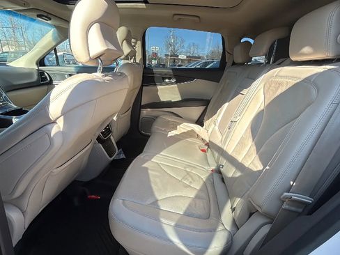 Used 2018 Lincoln MKX Reserve w/ Driver Assistance Package image 11