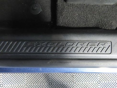 Used 2020 Ford Explorer XLT RWD image 19