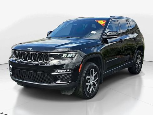 Used 2023 Jeep Grand Cherokee Limited w/ Trailer Tow Prep Group (B) RWD image 9