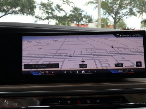 Used 2025 BMW 740i w/ Premium Package RWD image 56
