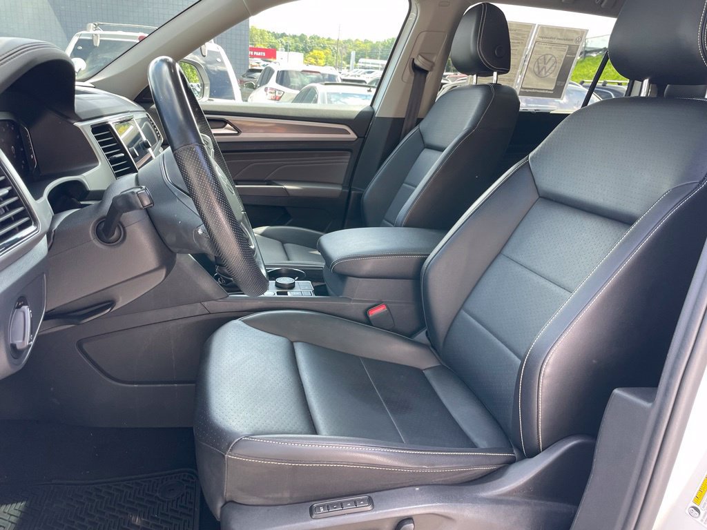 Used 2022 Volkswagen Atlas SEL R-Line AWD/4WD image 6