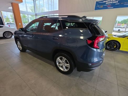Used 2024 GMC Terrain SLE w/ Driver Convenience Package AWD/4WD image 13