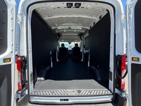 New 2026 Ford Transit 250 148 Medium Roof w/ Load Area Protection Package RWD image 8
