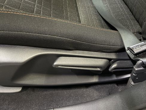 Used 2025 Honda HR-V Sport image 12