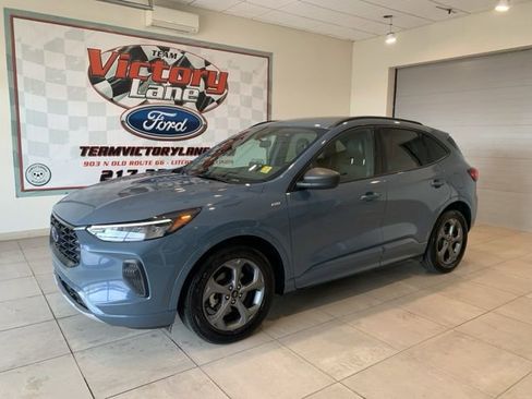 Used 2023 Ford Escape ST-Line FWD image 1