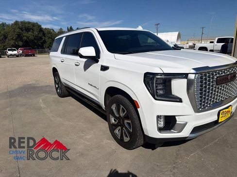 Used 2021 GMC Yukon XL Denali w/ Denali Ultimate Package AWD/4WD image 27