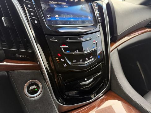 Used 2018 Cadillac Escalade Premium Luxury w/ LPO, Radiant Package AWD/4WD image 36