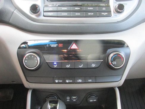 Used 2016 Hyundai Tucson SE w/ Option Group 02 FWD image 13