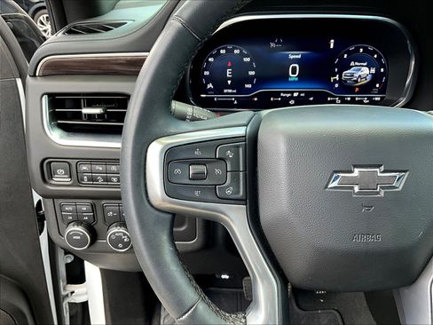 Used 2024 Chevrolet Tahoe Z71 w/ Luxury Package AWD/4WD image 11