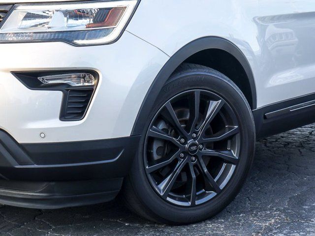 Certified 2018 Ford Explorer XLT w/ Equipment Group 202A AWD/4WD image 4