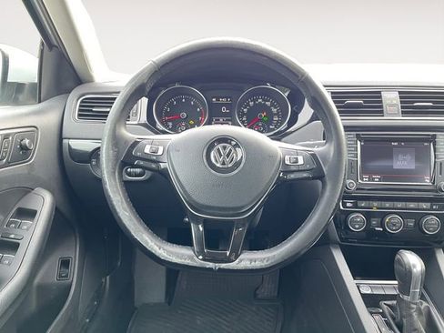 Used 2017 Volkswagen Jetta SEL FWD image 12