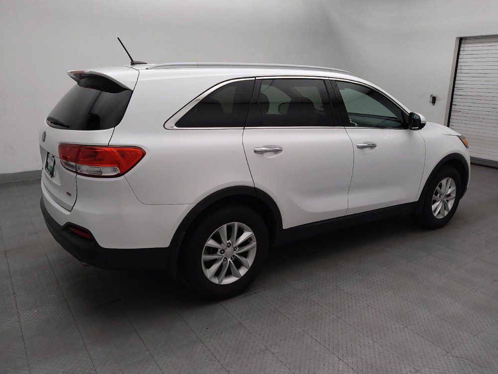 Used 2017 Kia Sorento FWD image 10