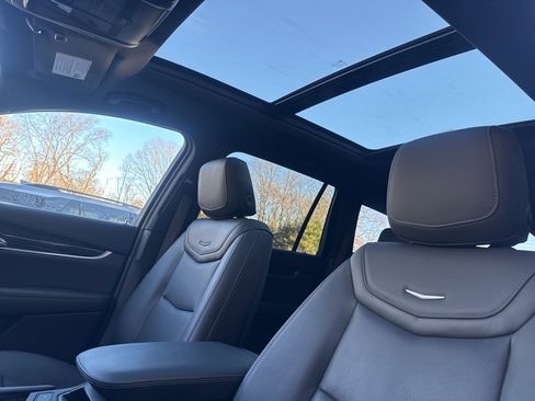 Used 2023 Cadillac XT6 Premium Luxury image 17