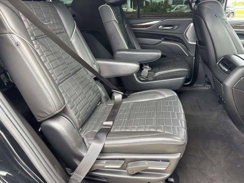 Used 2022 Cadillac Escalade Sport Platinum AWD/4WD image 11