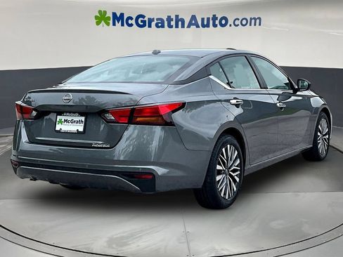 Used 2025 Nissan Altima 2.5 SV FWD image 8