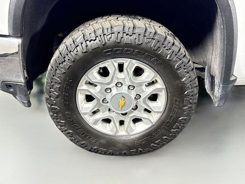 Used 2023 Chevrolet Silverado 2500 LT w/ Convenience Package image 36