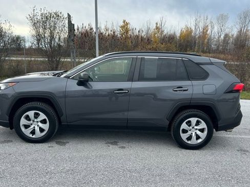 Used 2020 Toyota RAV4 LE image 7