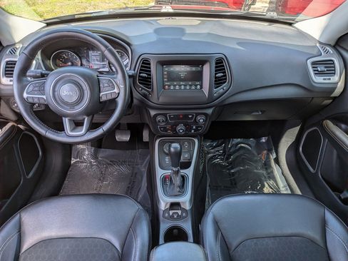 Used 2019 Jeep Compass Latitude AWD/4WD image 16