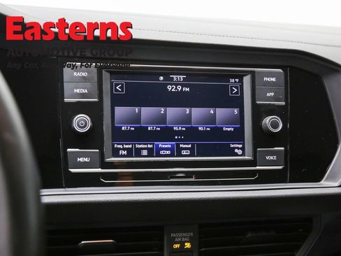 Used 2024 Volkswagen Jetta SE image 18