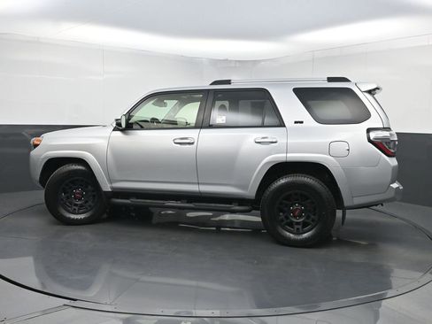 Used 2023 Toyota 4Runner SR5 Premium w/ Moonroof Package RWD image 41