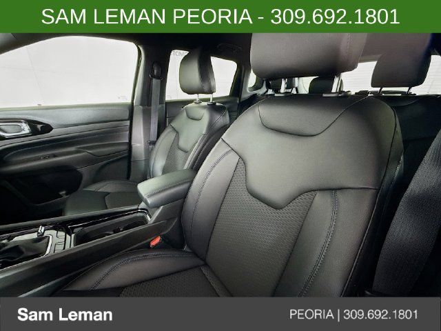 New 2026 Jeep Compass Latitude AWD/4WD image 20