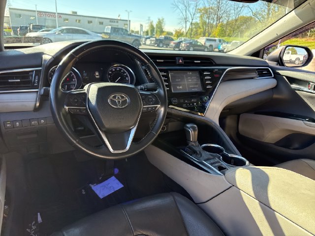 Used 2018 Toyota Camry XLE FWD image 17