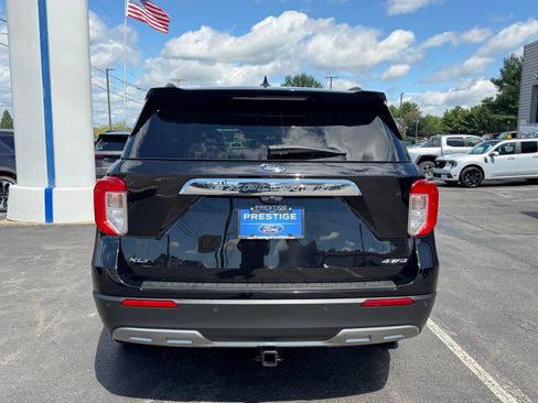 Certified 2022 Ford Explorer XLT w/ Equipment Group 202A AWD/4WD image 6