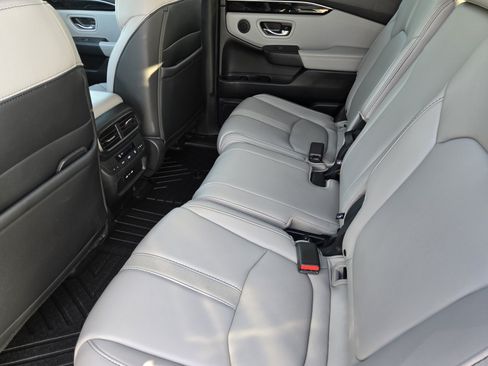 Certified 2025 Honda Pilot Touring image 26