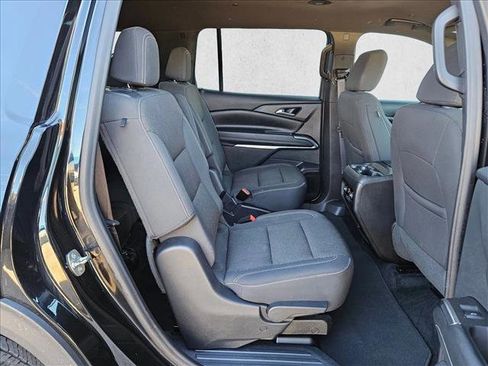 Used 2024 Chevrolet Traverse LT image 21