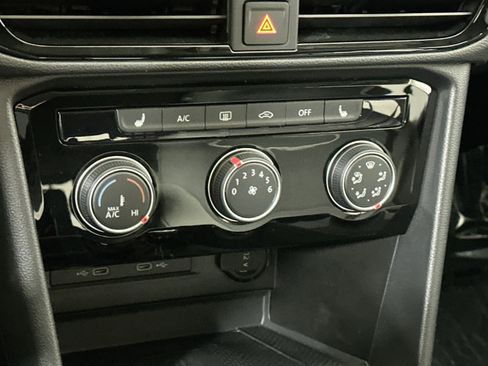 Used 2023 Volkswagen Taos SE image 26