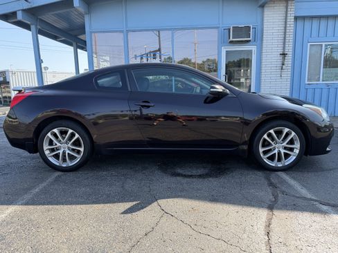 Used 2011 Nissan Altima 3.5 SR w/ 3.5SR Premium Pkg FWD image 6