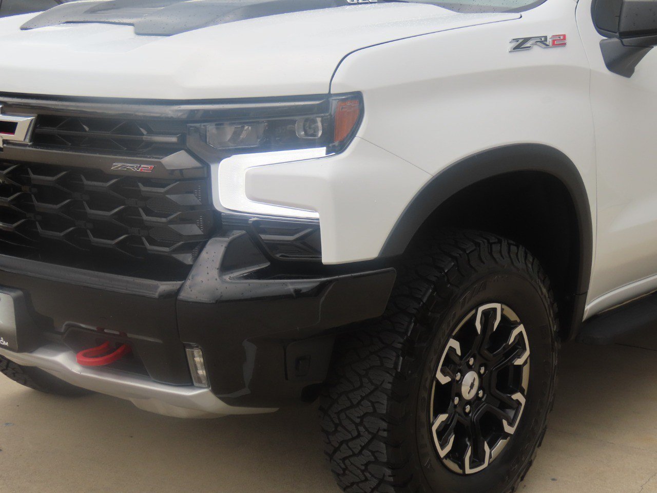 Used 2024 Chevrolet Silverado 1500 ZR2 w/ Technology Package AWD/4WD image 3
