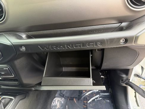 Used 2019 Jeep Wrangler Unlimited Sport S AWD/4WD image 55