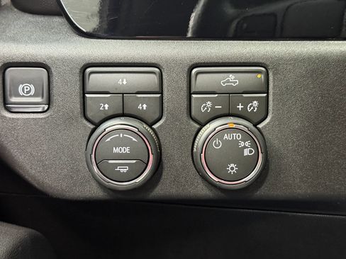Used 2026 Chevrolet Silverado 2500 LT AWD/4WD image 26