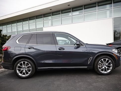 Used 2022 BMW X5 xDrive40i w/ Premium Package image 4