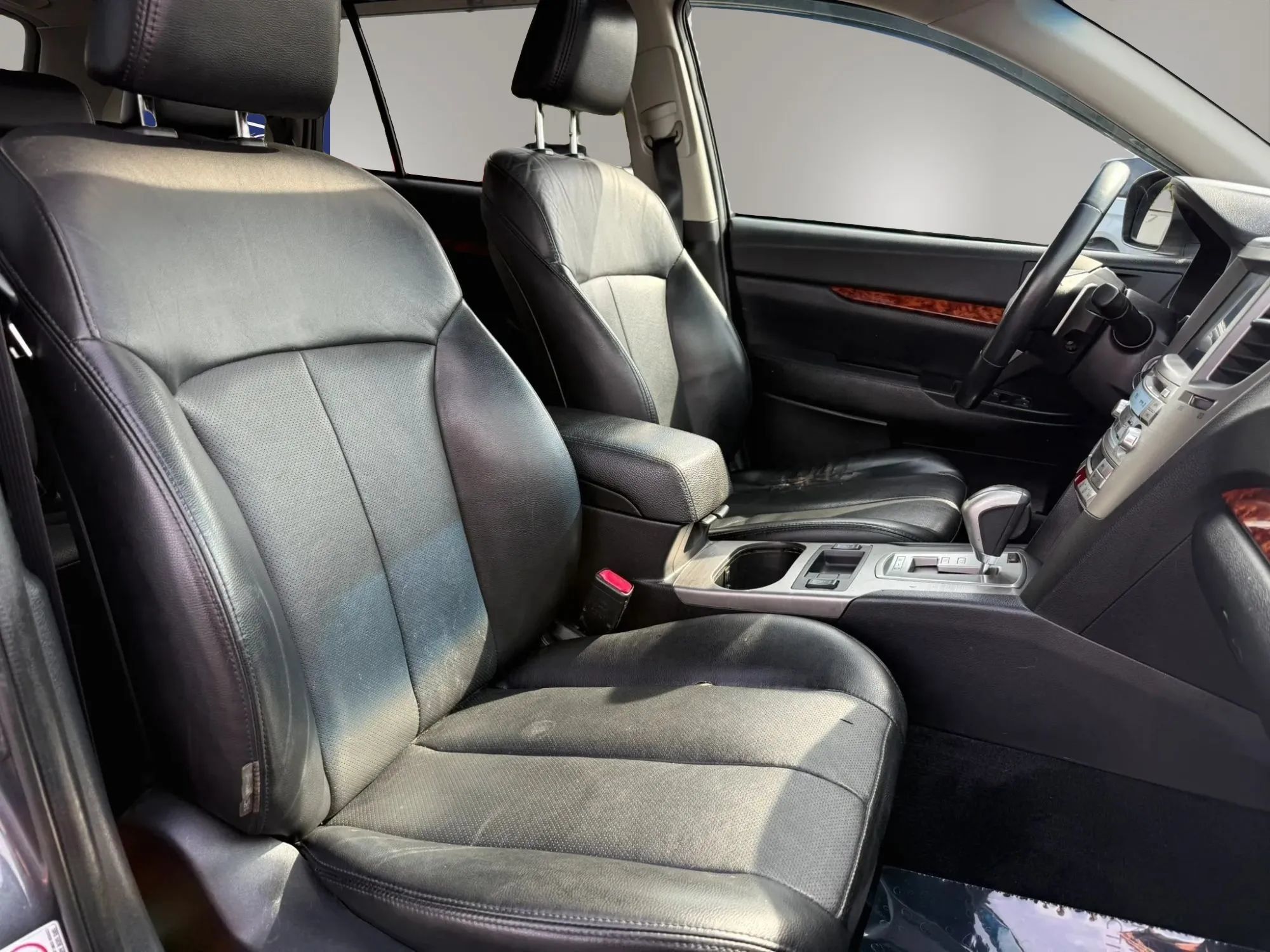 Used 2011 Subaru Outback 2.5i Limited AWD/4WD image 25