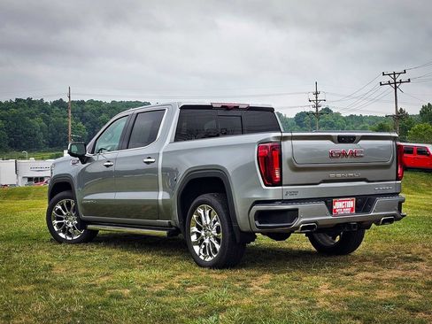 Used 2024 GMC Sierra 1500 Denali w/ Technology Package AWD/4WD image 8